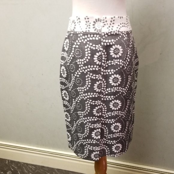 Banana Republic gray skirt and white flowers women's size 0 (G28) - Picture 5 of 7